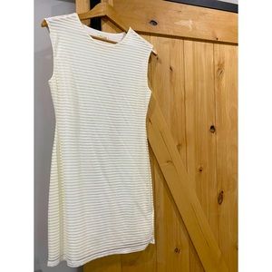 Silence + Noise Sleeveless Shift Dress Meduum